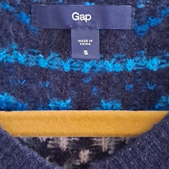 Gap ladies V neck sweater NWOT - Picture 3 of 8
